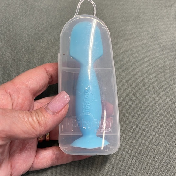 BABY TOOLS: SAFETY NAIL CLIPPER, BABY BUM PADDLE, NASAL ASPIRATOR & BUTT PASTE - Picture 6 of 8